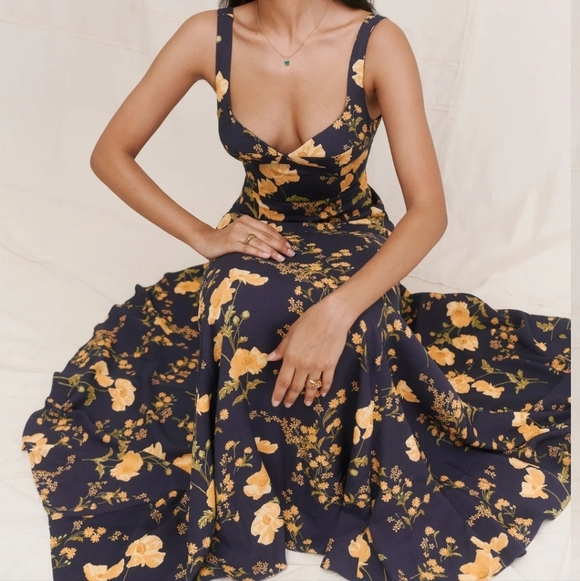 Reformation Lecce Dress - Picture 2 of 10